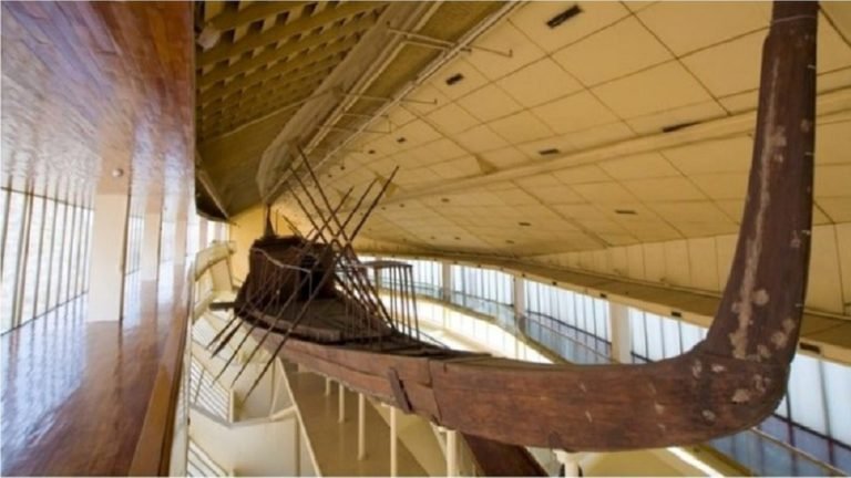 Barca funerária de Quéops: uma das descobertas mais intrigantes do ...