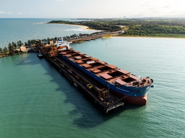 Samarco produz 15,11 milhões de toneladas de pelotas e finos de minério de ferro em 2025