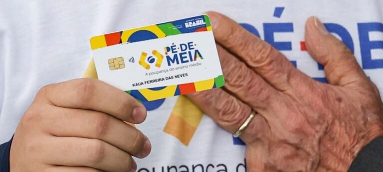 Governo Lula corta recursos de alfabetização e ensino integral para reforçar Programa Pé-de-Meia