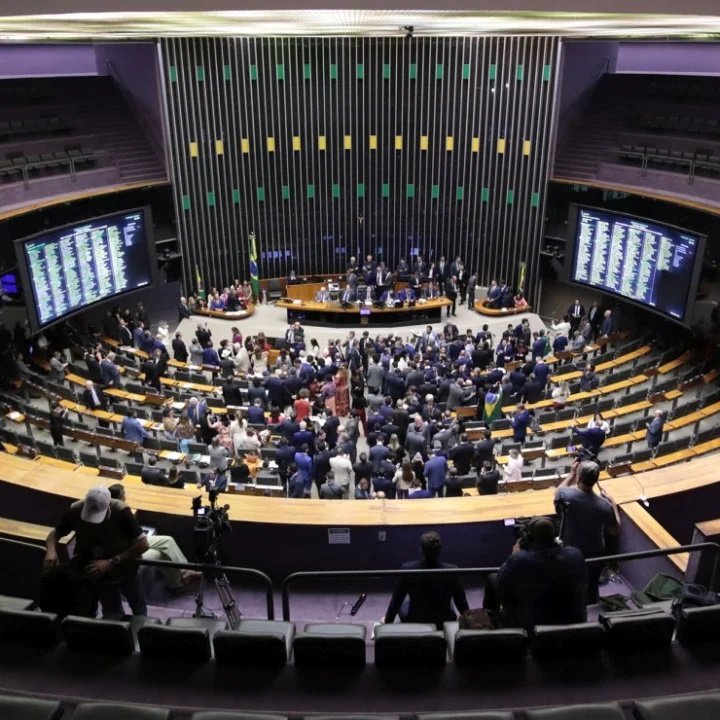 Fundo partidário bate recorde: veja quanto cada partido ganhou