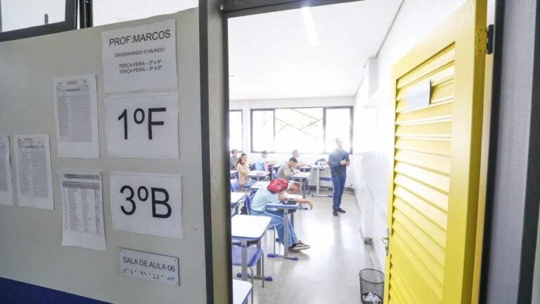 CNE combate “cooptação religiosa” de alunos, enquanto ignora problemas urgentes da educação