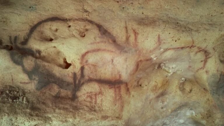 Após mais de um século, cientistas descobrem idade de pinturas rupestres na França