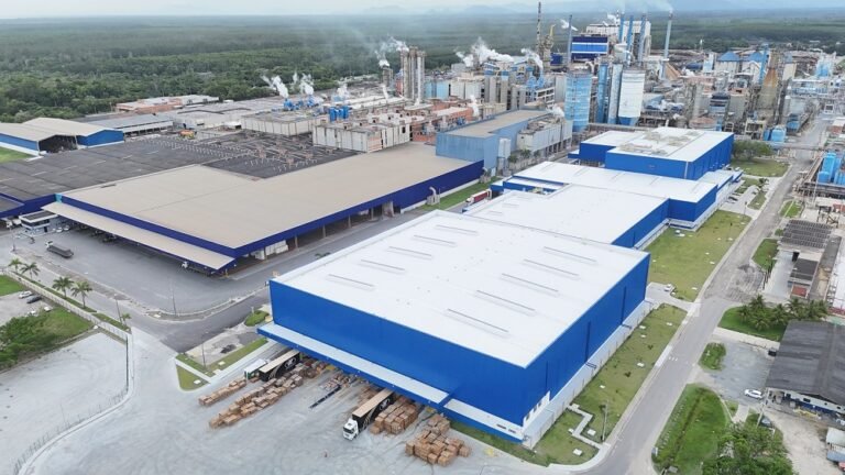 Suzano acompanha evolução de Aracruz em mais um aniversário da cidade