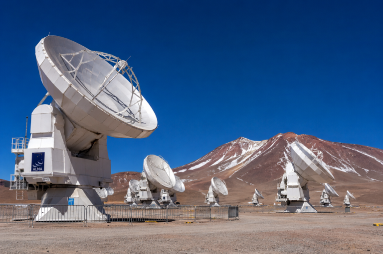 Astrônomos acham ‘ninho de estrelas’ no centro da Via Láctea