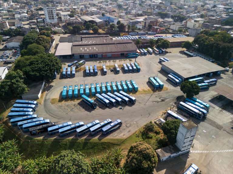 Da estrada de terra ao ônibus conectado: 80 anos da Viação Águia Branca ajudam a contar a evolução da mobilidade brasileira