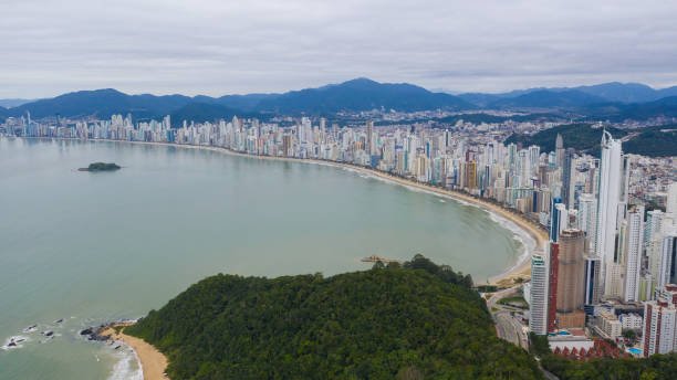 Balneário Camboriú reduz pela metade imposto sobre imóvel usado para abrir empresa