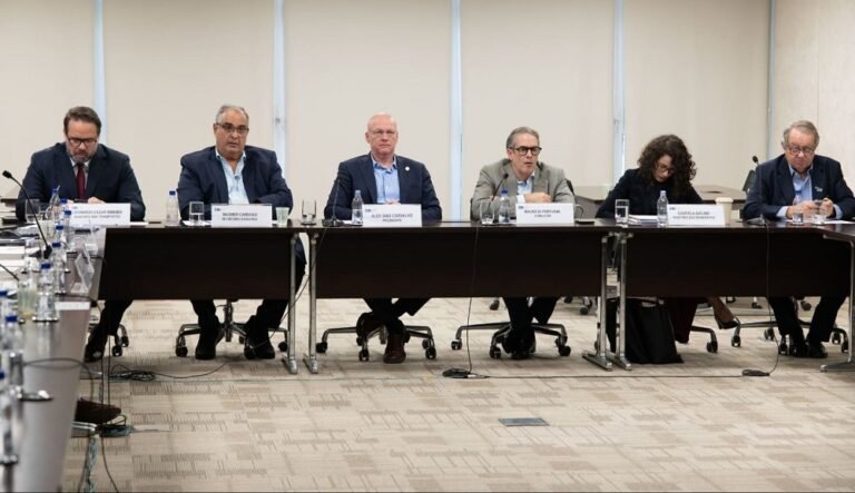 Conselho de Infraestrutura da CNI alerta que burocracia para executar obras impede o Brasil de crescer