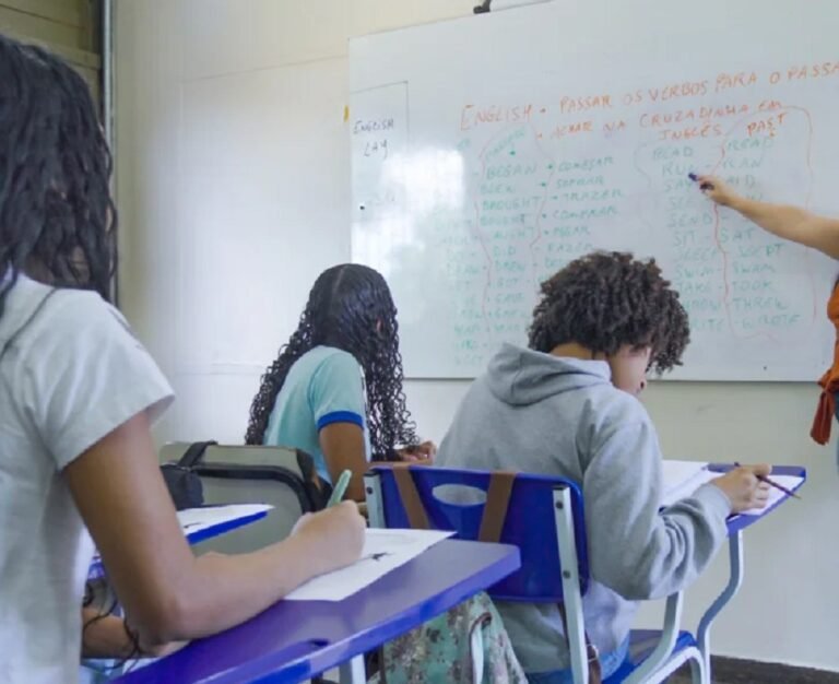 Violência contra professores explode e transforma escolas em ambiente de tensão