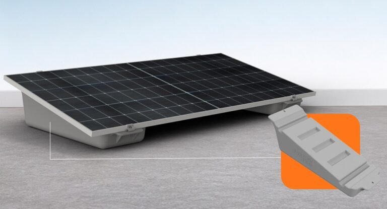 Novo sistema de fixação da Fortlev Solar dispensa perfurações em telhados de laje