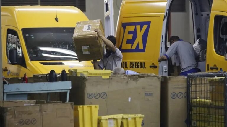 Correios abrem novo plano para demitir até sete mil funcionários e reduzir crise bilionária