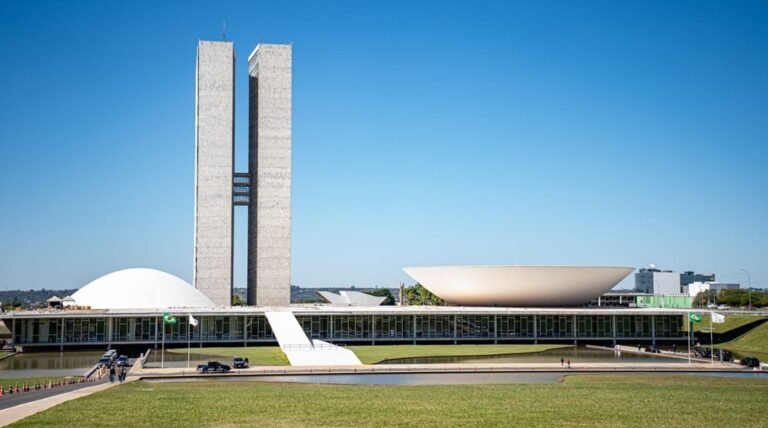 Setor produtivo alerta para aumento da inflação, desemprego e alta no preço de produtos e serviços caso a redução da jornada de trabalho seja aprovada