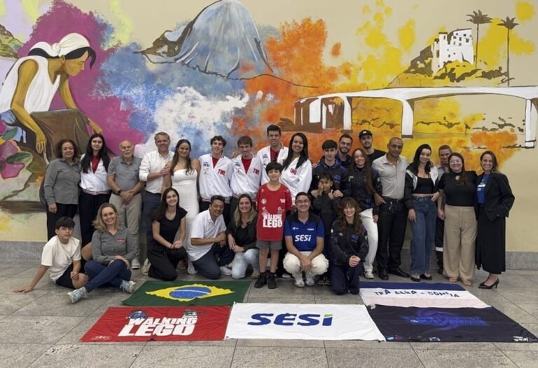 Robôs capixabas entram em cena durante competição internacional no Canadá