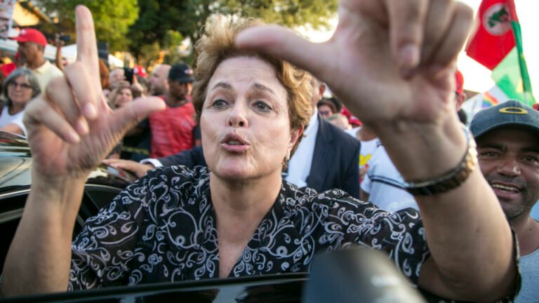 Dilma receberá R$ 17,5 mil mensais e R$ 6,6 milhões retroativos por “perseguição” no regime militar