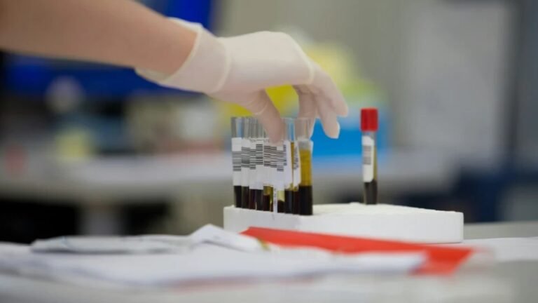 Exame de sangue que pode detectar 50 tipos de câncer chega ao Brasil