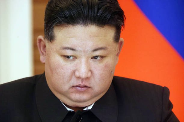 EUA descobrem esquema da Coreia do Norte para infiltrar falsos funcionários em mais de 70 empresas do país