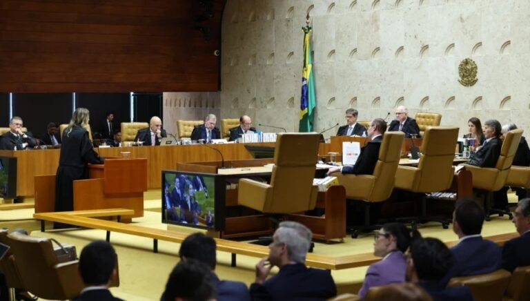 Clima de “salve-se quem puder”, diz advogada sobre STF